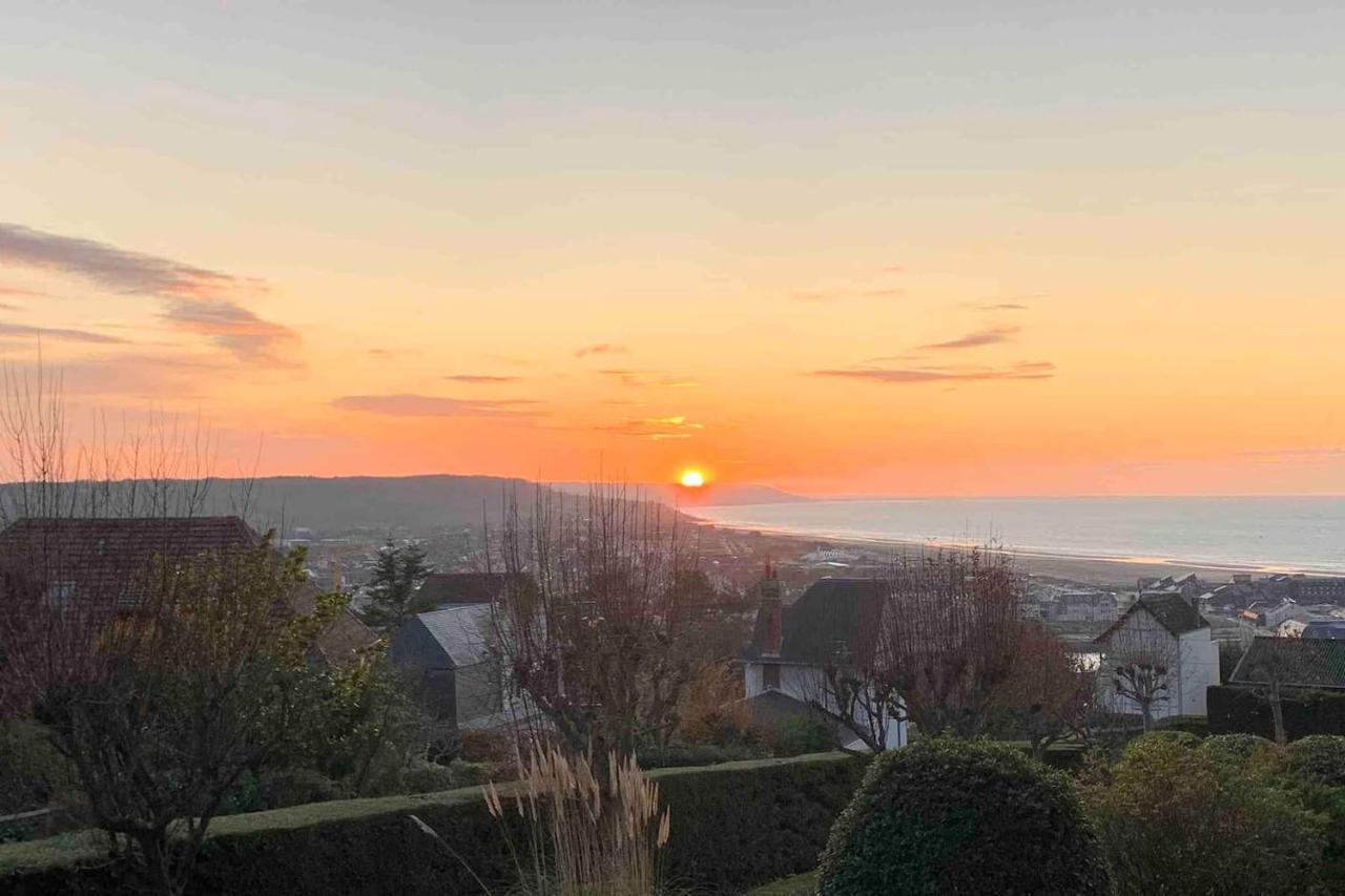 Appartement Avec Terrasse Vue Mer Trouville Sur Mer Esterno foto